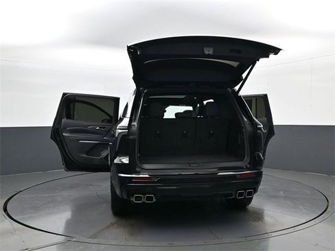 Certified 2025 Chevrolet Traverse High Country w/ LPO, Floor Liner Package image 33