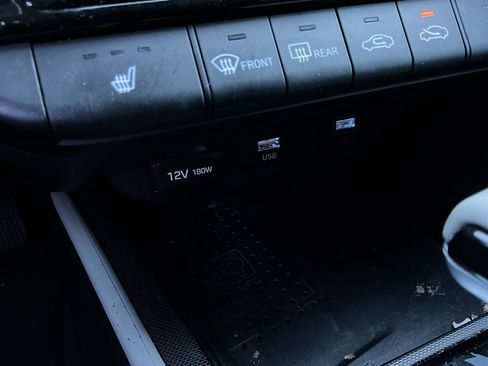 Used 2021 Hyundai Elantra Limited image 25