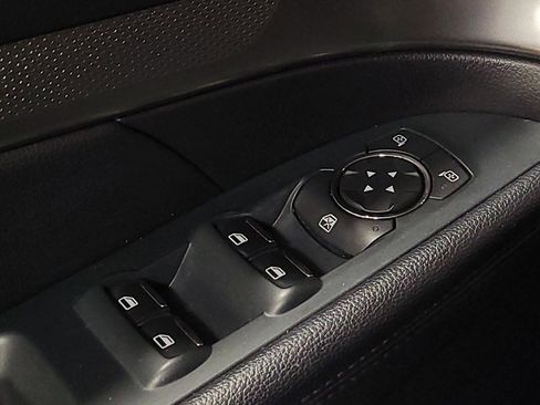 Used 2019 Ford Explorer XLT w/ Equipment Group 202A AWD/4WD image 27
