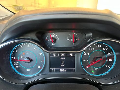 Used 2018 Chevrolet Cruze LT w/ Convenience Package FWD image 20