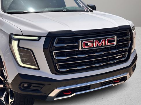 Used 2026 GMC Yukon XL AT4 AWD/4WD image 27