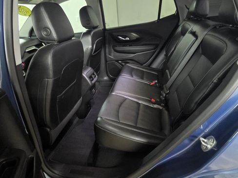 Used 2024 GMC Terrain SLT AWD/4WD image 11