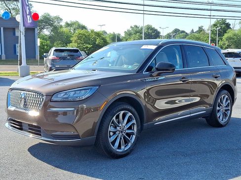 Used 2022 Lincoln Corsair AWD w/ Premium Package image 3