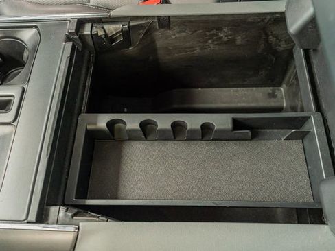 Used 2022 Ford F150 Lariat image 32