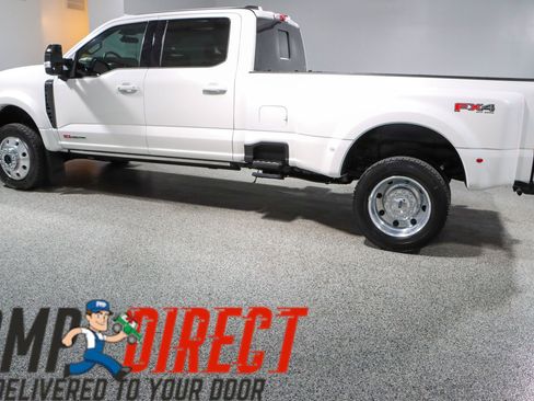 Used 2025 Ford F450 Platinum w/ FX4 Off-Road Package AWD/4WD image 10