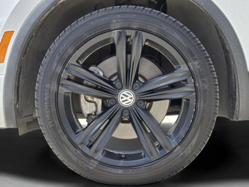 Used 2019 Volkswagen Tiguan SEL Premium R-Line FWD image 32