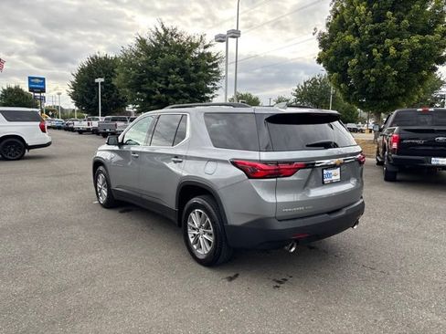 Used 2023 Chevrolet Traverse LT w/ LPO, Cargo Package AWD/4WD image 3
