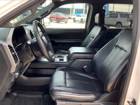 Used 2018 Ford Expedition XLT w/ Equipment Group 202A image 7
