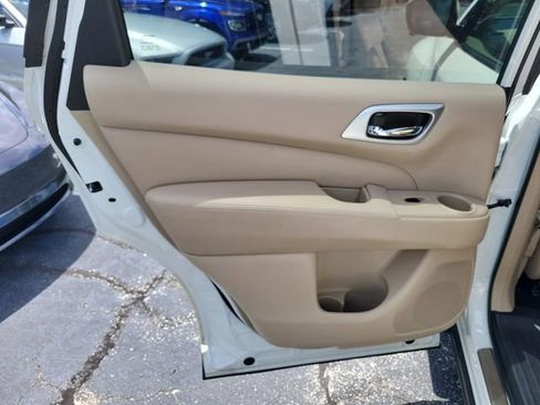Used 2019 Nissan Pathfinder Platinum FWD image 15