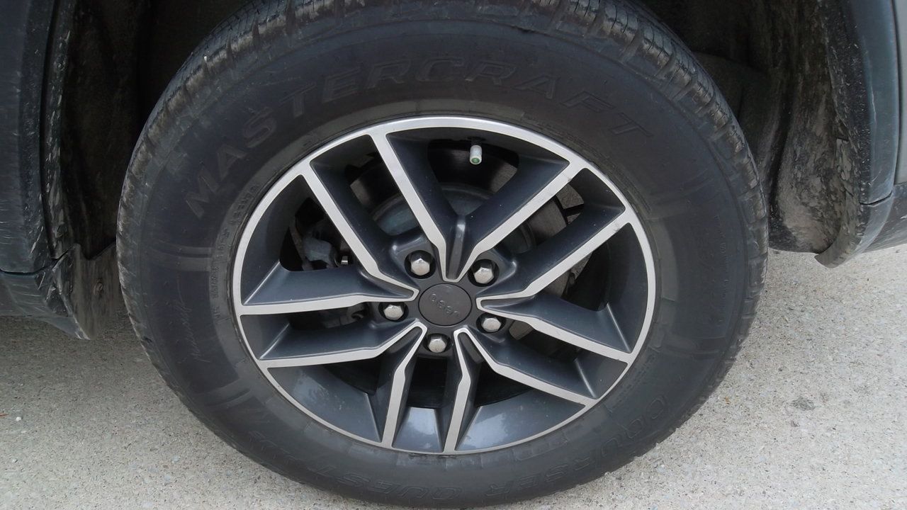 Used 2019 Jeep Grand Cherokee Limited RWD image 22