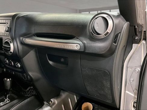 Used 2015 Jeep Wrangler Unlimited Sport AWD/4WD image 16