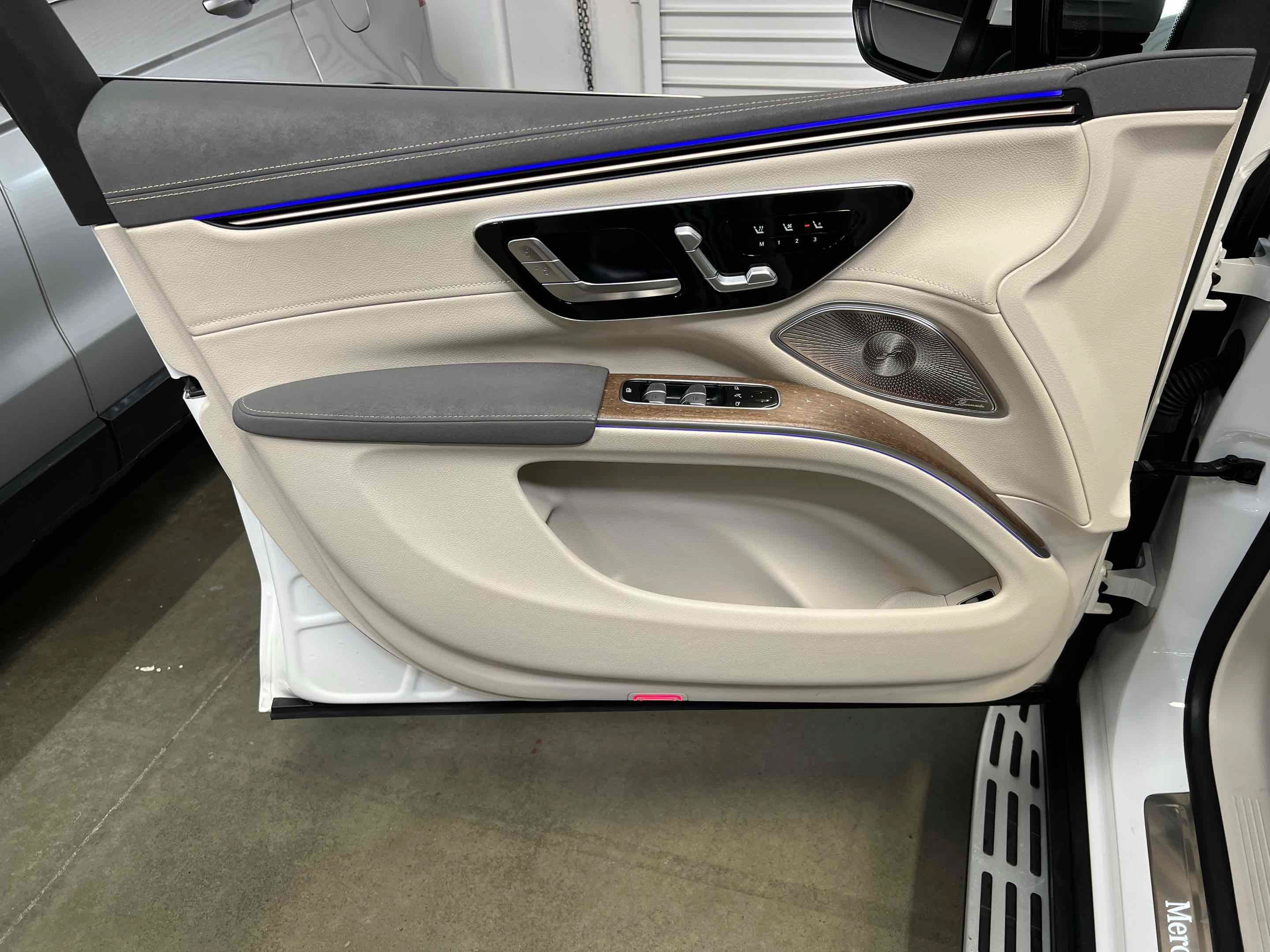 Used 2023 Mercedes-Benz EQS 450+ SUV image 36