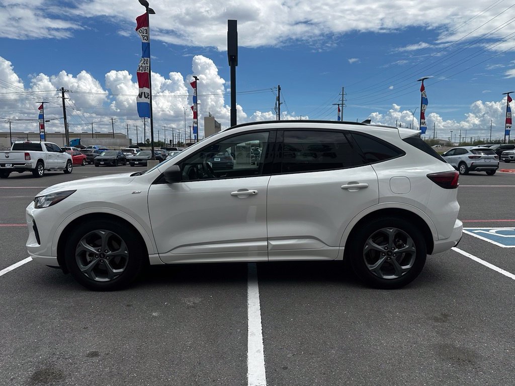 Used 2023 Ford Escape ST-Line w/ Tech Pack #1 FWD image 9
