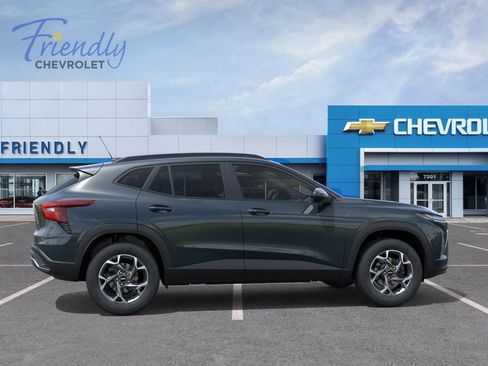New 2026 Chevrolet Trax LT w/ LT Convenience Package FWD image 5