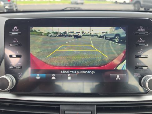 Used 2021 Honda Accord EX image 19