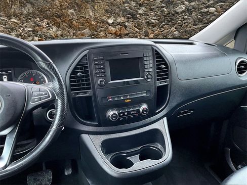 Used 2018 Mercedes-Benz Metris Passenger image 6