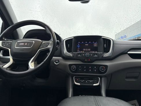 Used 2024 GMC Terrain SLE image 13
