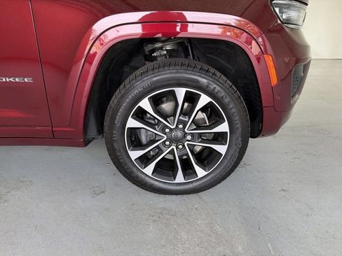 Used 2021 Jeep Grand Cherokee L Overland w/ Luxury Tech Group IV AWD/4WD image 14