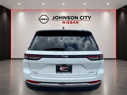 Used 2023 Jeep Grand Cherokee Laredo w/ Trailer Tow Prep Group (B) AWD/4WD image 6