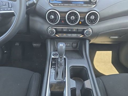 Used 2024 Nissan Sentra SV FWD image 3