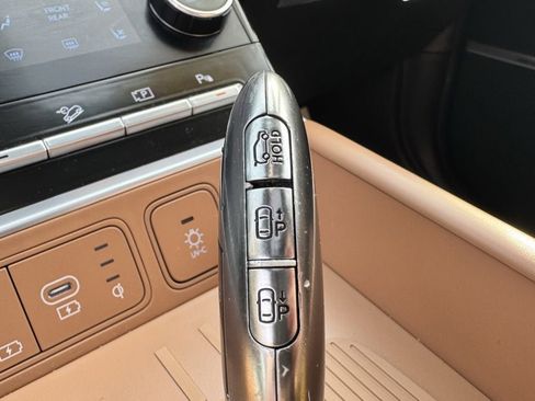 Used 2024 Hyundai Santa Fe Limited image 74