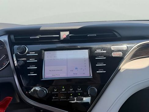 Used 2019 Toyota Camry LE FWD image 12