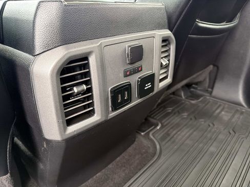 Used 2018 Ford F150 Raptor w/ Equipment Group 802A Luxury image 9