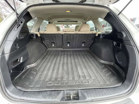Used 2018 Subaru Outback 3.6R Limited image 10