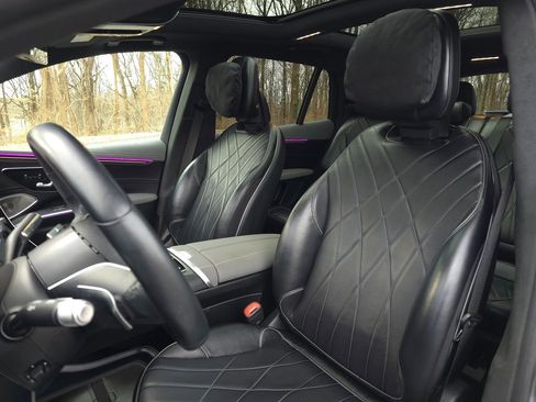 Used 2023 Mercedes-Benz EQS 580 4MATIC SUV image 14