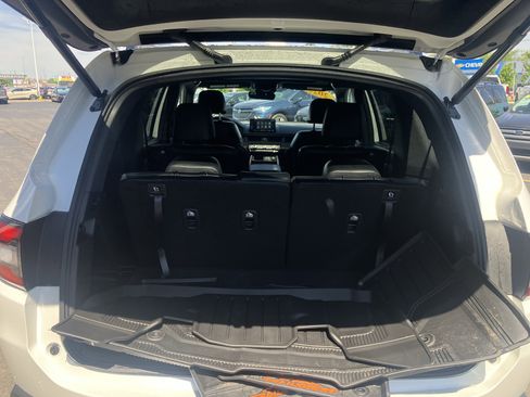 Used 2025 Honda Pilot TrailSport image 16