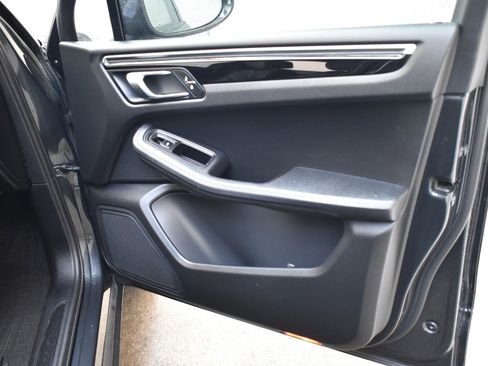 Used 2019 Porsche Macan image 21