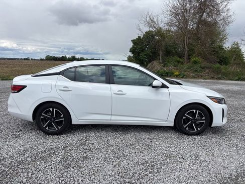 Used 2024 Nissan Sentra SV FWD image 4