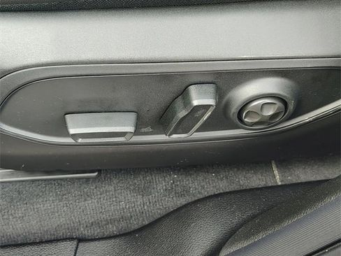 New 2026 Jeep Grand Cherokee Laredo image 15