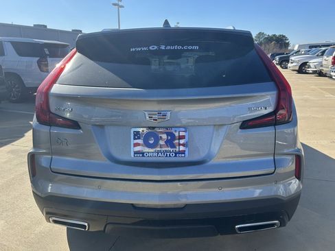 Used 2024 Cadillac XT4 Premium Luxury image 6