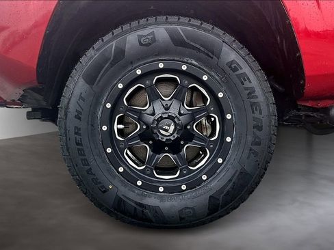 Used 2020 Toyota Tacoma SR image 33