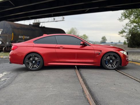 Used 2015 BMW M4 Coupe RWD image 2