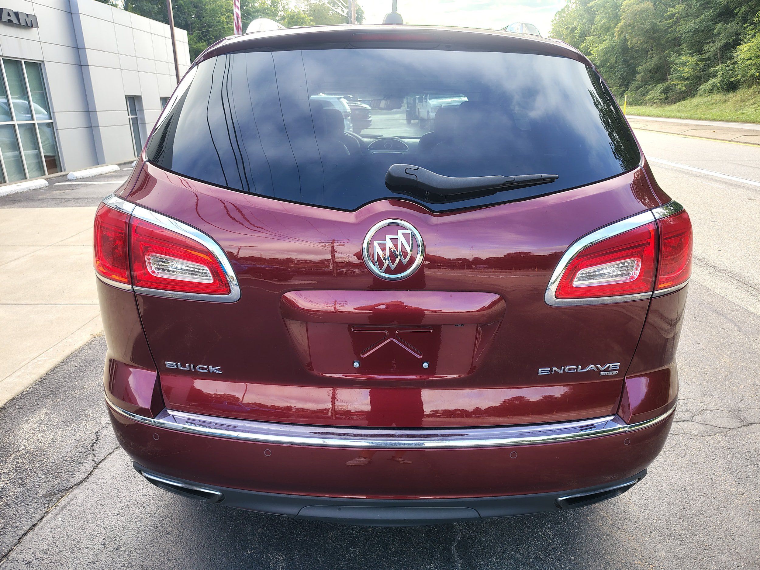Used 2017 Buick Enclave Premium AWD/4WD image 8