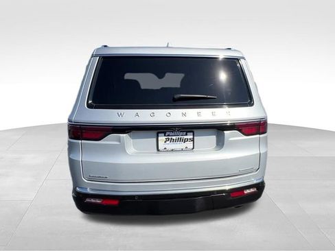 Used 2022 Jeep Wagoneer Series III w/ Flexible Seating Group AWD/4WD image 5