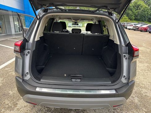 Used 2023 Nissan Rogue SV image 11