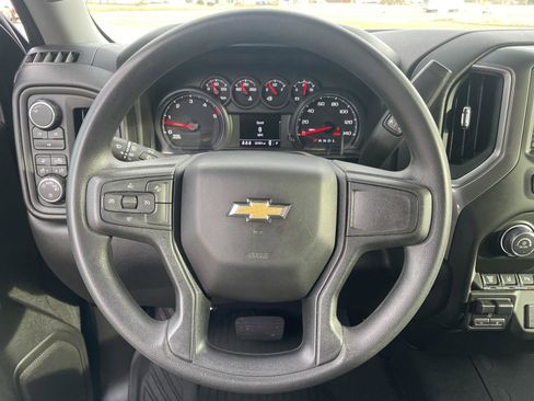 Used 2024 Chevrolet Silverado 2500 Custom w/ Custom Value Package image 12