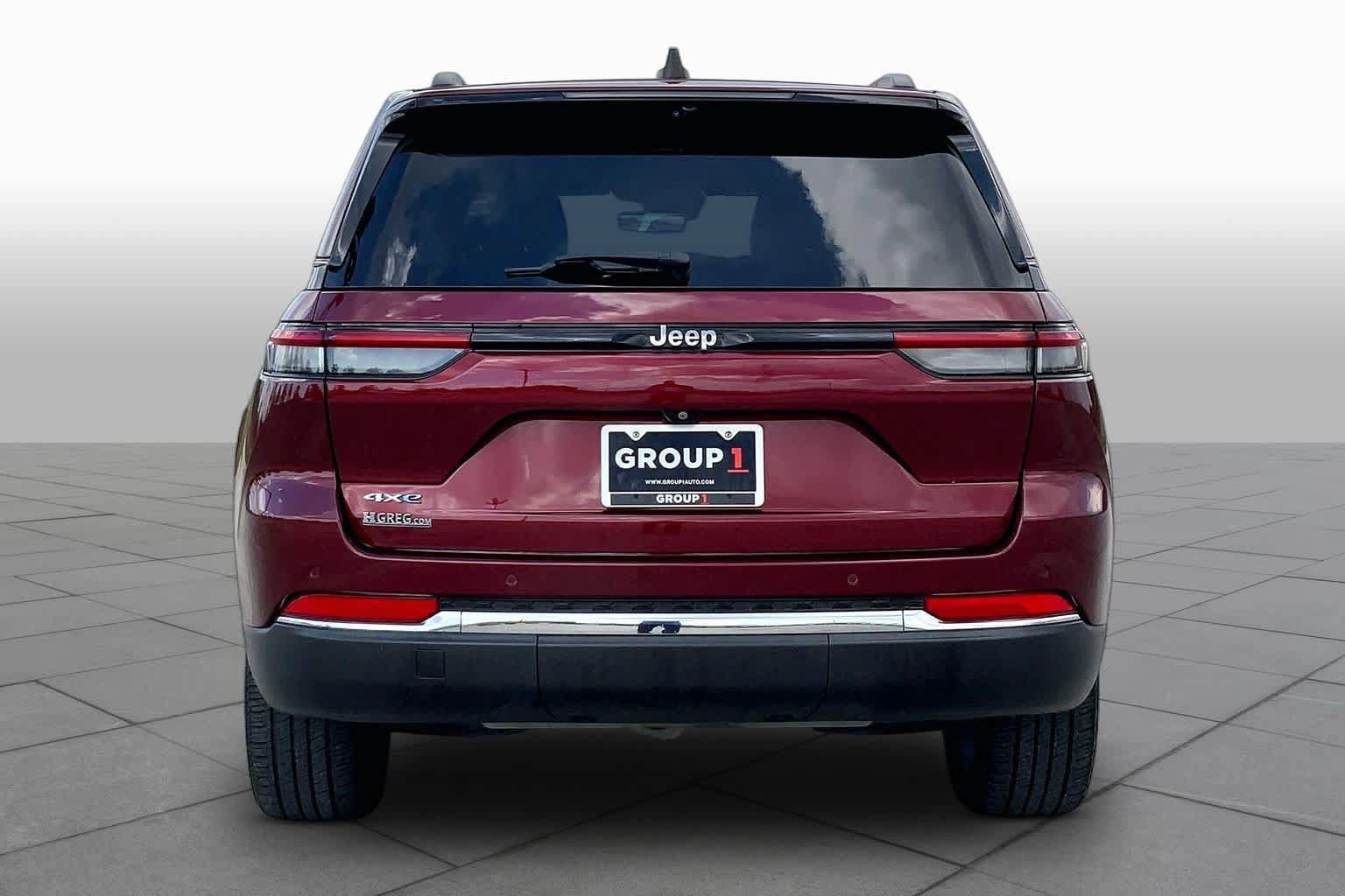 Used 2022 Jeep Grand Cherokee Limited 4xe w/ Luxury Tech Group II AWD/4WD image 5
