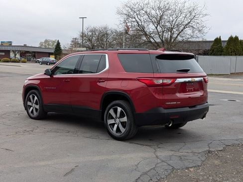 Used 2019 Chevrolet Traverse LT w/ LT Premium Package image 9