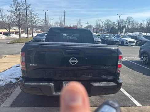 Used 2023 Nissan Frontier SV w/ Midnight Edition Package image 5