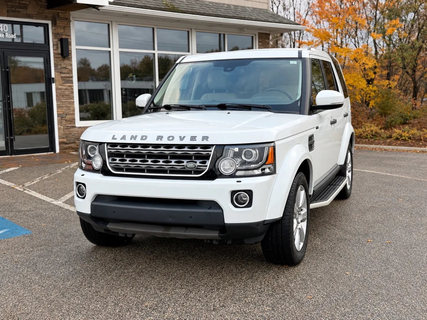 Used 2016 Land Rover LR4 HSE Silver Edition AWD/4WD image 7