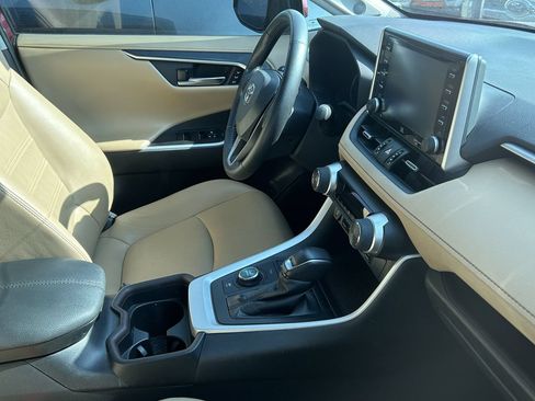 Used 2019 Toyota RAV4 Limited w/ Limited Grade Weather Package AWD/4WD image 10