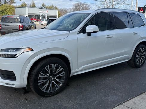 Used 2020 Volvo XC90 T6 Momentum image 8