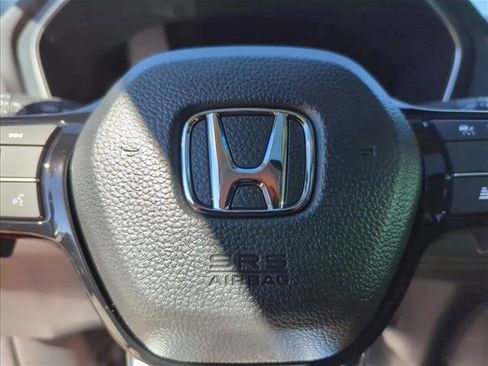 New 2025 Honda Pilot Touring image 14