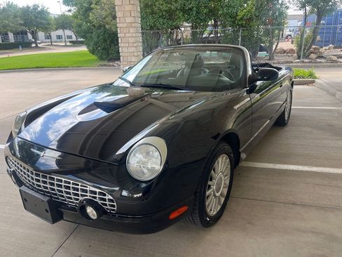 Used 2005 Ford Thunderbird RWD image 4