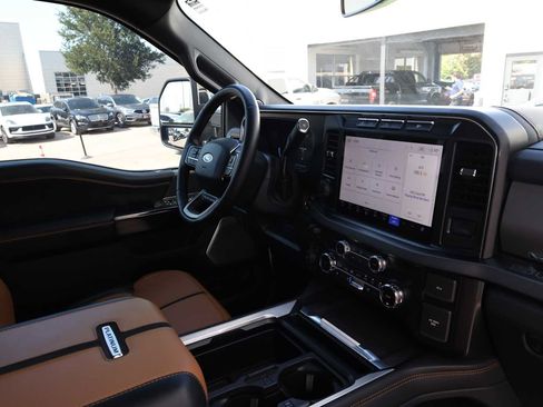 Used 2024 Ford F350 Platinum AWD/4WD image 13