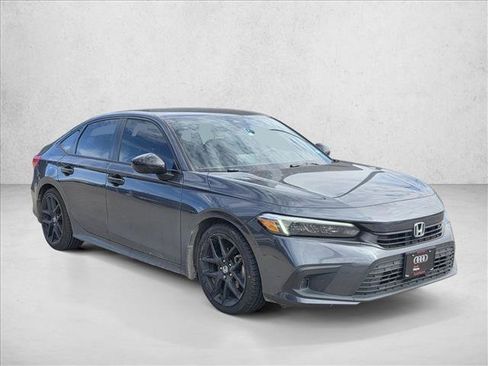 Used 2023 Honda Civic Sport image 3